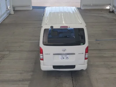 TOYOTA HIACE VAN