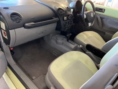 VOLKSWAGEN NEW BEETLE