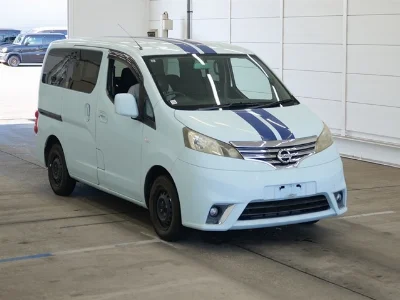 NISSAN NV200