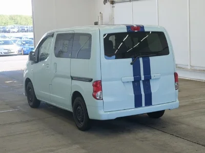NISSAN NV200