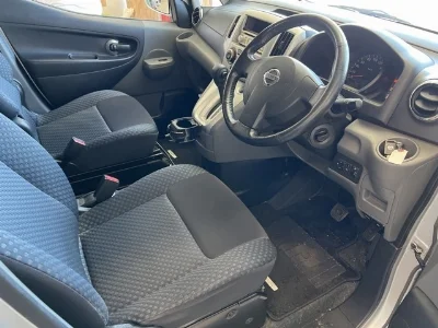 NISSAN NV200