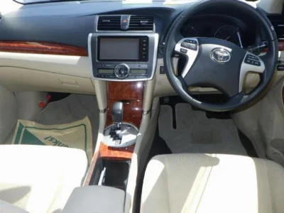 TOYOTA PREMIO