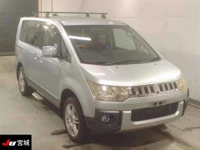 MITSUBISHI DELICA D5