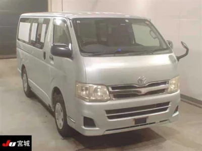 TOYOTA REGIUS VAN