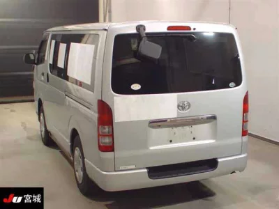 TOYOTA REGIUS VAN