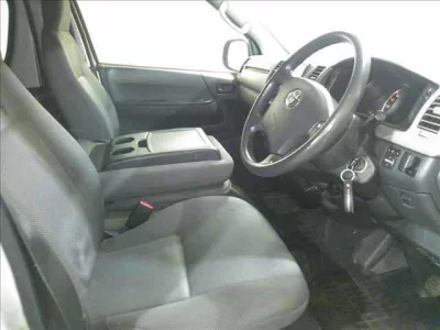 TOYOTA REGIUS VAN