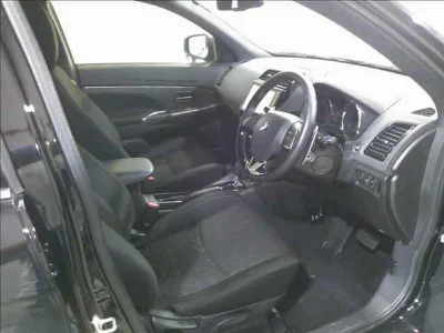 MITSUBISHI RVR