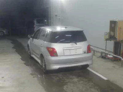 TOYOTA IST