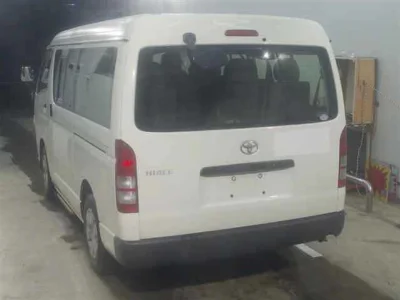 TOYOTA HIACE