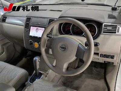 NISSAN TIIDA