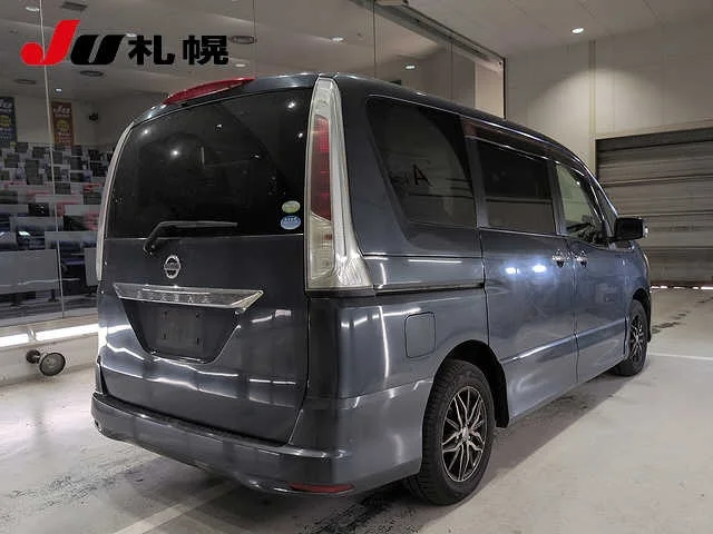 Nissan Serena  с аукциона в Японии
