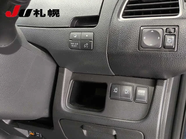 Nissan Serena  с аукциона в Японии