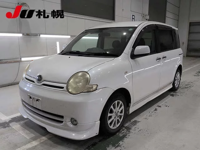 Toyota Sienta  с аукциона в Японии