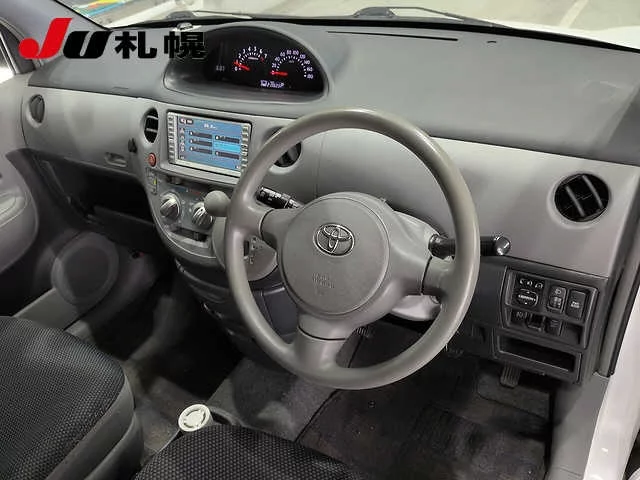 Toyota Sienta  с аукциона в Японии