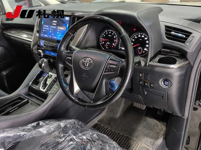 Toyota Alphard  с аукциона в Японии