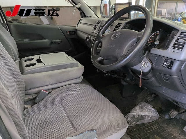 Toyota HiAce Van  с аукциона в Японии
