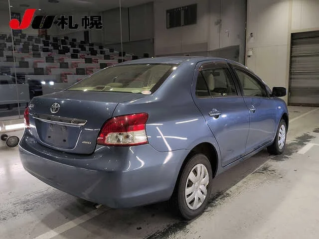 Toyota Belta  с аукциона в Японии