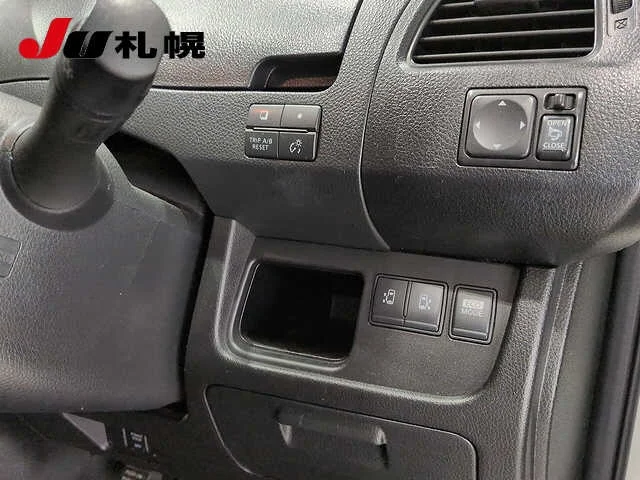 Nissan Serena  с аукциона в Японии