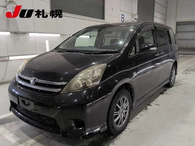 Toyota Isis  с аукциона в Японии