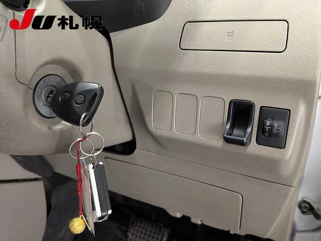Daihatsu Mira  с аукциона в Японии