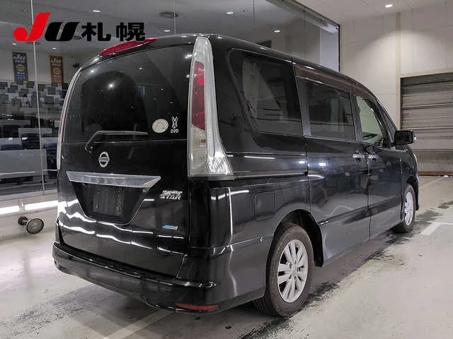 Nissan Serena  с аукциона в Японии