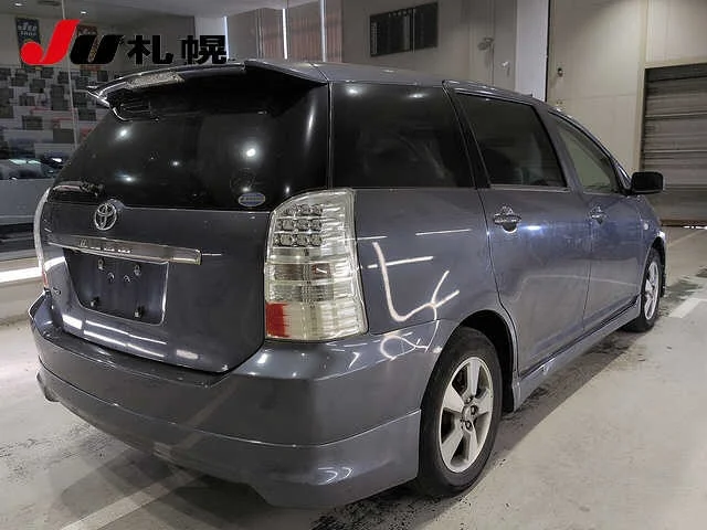 Toyota Wish  с аукциона в Японии