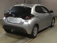 Цена авто Toyota Yaris с аукционов Японии, номер кузова MXPH10, пробег 94 000, оценка 2