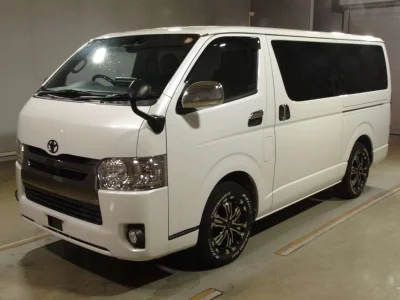 TOYOTA HIACE VAN