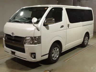 TOYOTA HIACE VAN