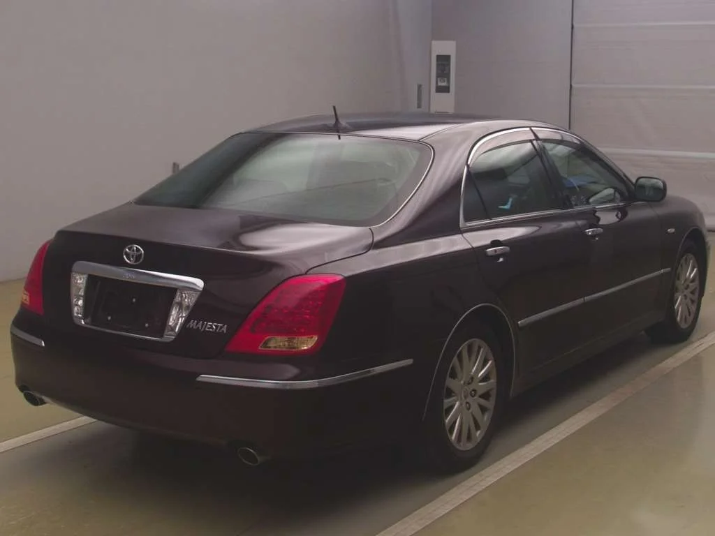 Toyota CROWN MAJESTA  с аукциона в Японии