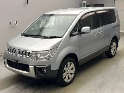 MITSUBISHI DELICA D5