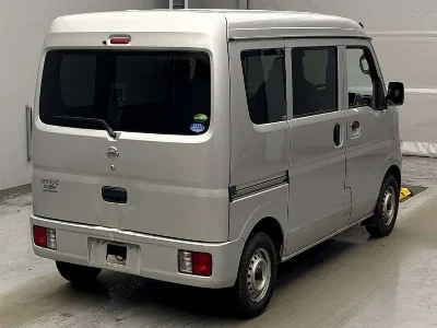 NISSAN CLIPPER VAN