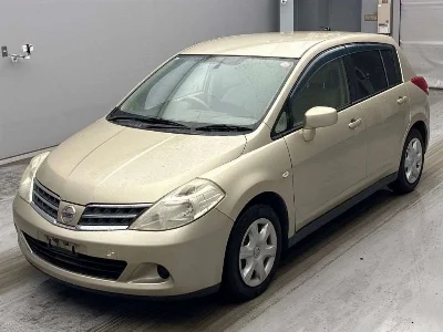 NISSAN TIIDA