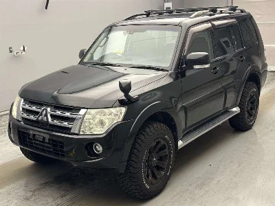 MITSUBISHI PAJERO