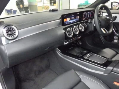 MERCEDES BENZ CLA