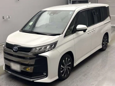 TOYOTA NOAH