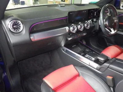 MERCEDES BENZ GLB