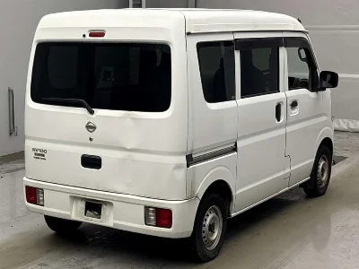 NISSAN CLIPPER VAN