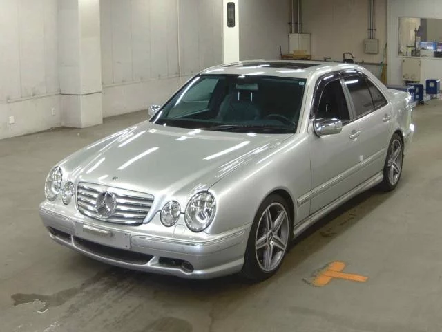 Mercedes-Benz E-Class  с аукциона в Японии