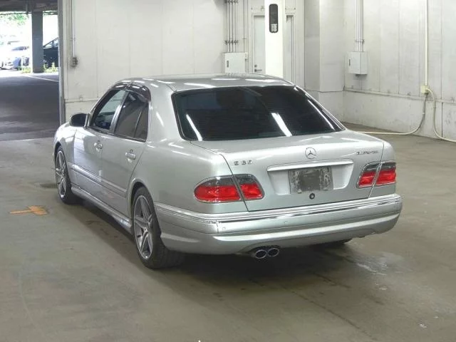 Mercedes-Benz E-Class  с аукциона в Японии
