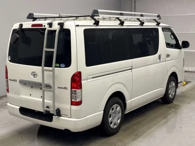TOYOTA REGIUS VAN