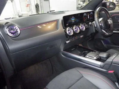 MERCEDES BENZ GLA