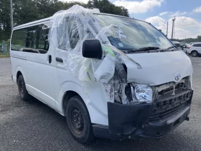 TOYOTA HIACE VAN
