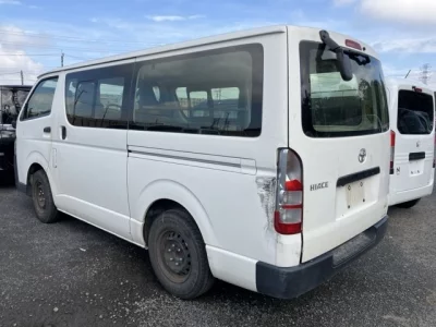 TOYOTA HIACE VAN