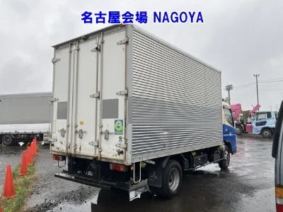 MITSUBISHI CANTER