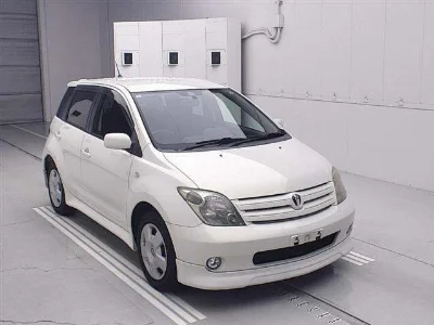 TOYOTA IST
