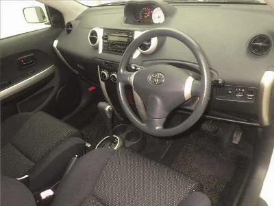 TOYOTA IST