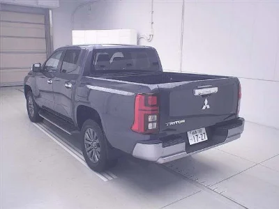 MITSUBISHI TRITON