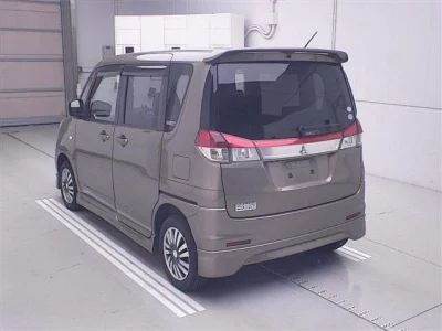MITSUBISHI DELICA D2