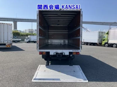 MITSUBISHI FUSO FIGHTER